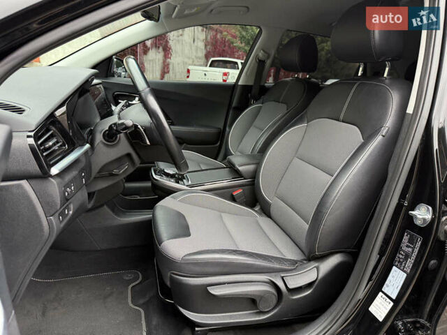 Чорний Кіа Niro, об'ємом двигуна 0 л та пробігом 108 тис. км за 21850 $, фото 37 на Automoto.ua