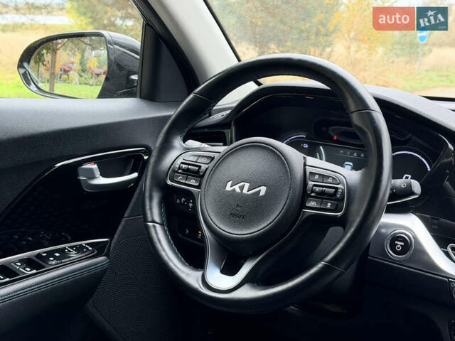 Чорний Кіа Niro, об'ємом двигуна 0 л та пробігом 80 тис. км за 22400 $, фото 23 на Automoto.ua