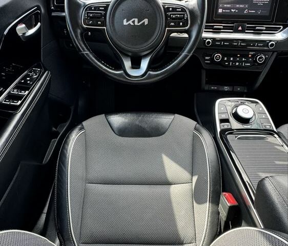 Черный Киа Niro, объемом двигателя 0 л и пробегом 126 тыс. км за 19800 $, фото 15 на Automoto.ua