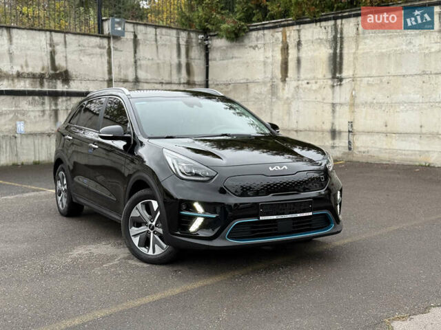 Чорний Кіа Niro, об'ємом двигуна 0 л та пробігом 108 тис. км за 21850 $, фото 7 на Automoto.ua