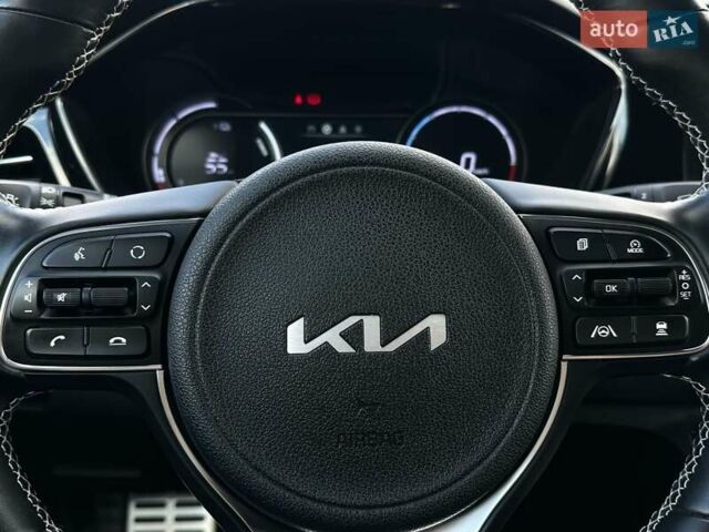 Чорний Кіа Niro, об'ємом двигуна 0 л та пробігом 29 тис. км за 22900 $, фото 56 на Automoto.ua