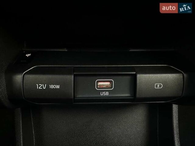 Черный Киа Niro, объемом двигателя 0 л и пробегом 29 тыс. км за 22900 $, фото 13 на Automoto.ua