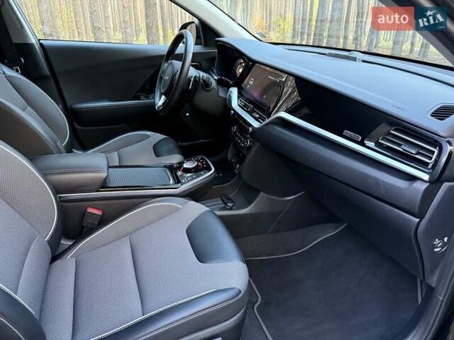 Киа Niro 2022 в Киеве на Automoto.ua Черный Киа Niro, объемом двигателя 0 л и пробегом 70 тыс. км за 22499 $, фото 83 на Automoto.ua