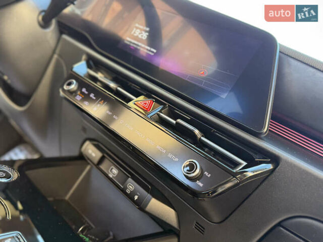 Черный Киа Niro, объемом двигателя 0 л и пробегом 61 тыс. км за 25950 $, фото 79 на Automoto.ua