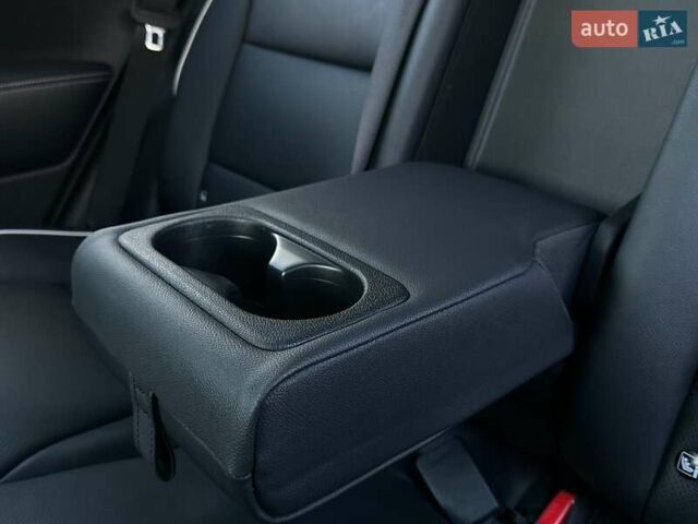 Чорний Кіа Niro, об'ємом двигуна 0 л та пробігом 29 тис. км за 22900 $, фото 95 на Automoto.ua