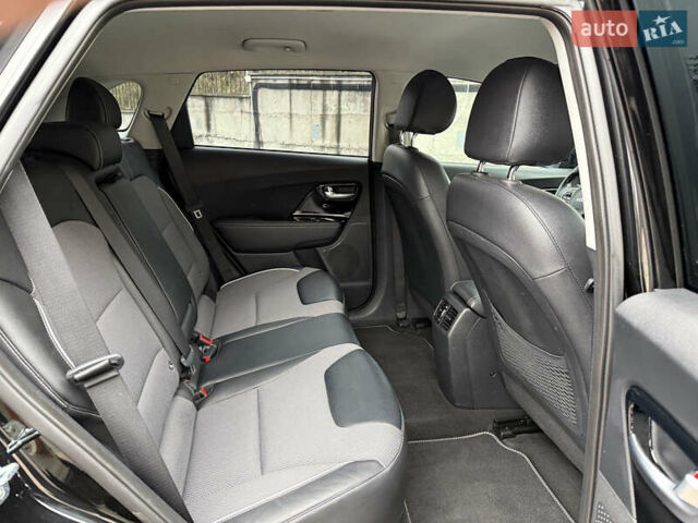 Чорний Кіа Niro, об'ємом двигуна 0 л та пробігом 108 тис. км за 21850 $, фото 51 на Automoto.ua