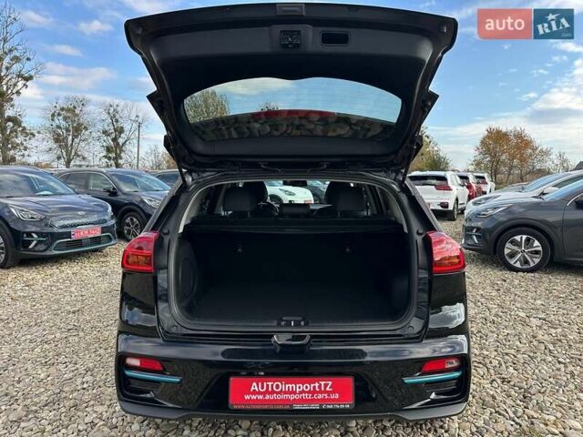 Черный Киа Niro, объемом двигателя 0 л и пробегом 29 тыс. км за 22900 $, фото 98 на Automoto.ua