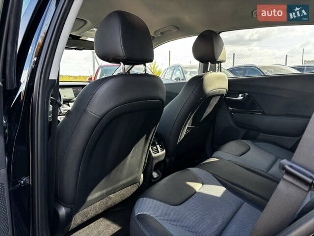 Чорний Кіа Niro, об'ємом двигуна 0 л та пробігом 23 тис. км за 24999 $, фото 30 на Automoto.ua