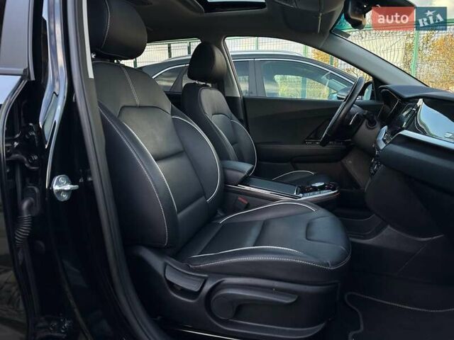 Черный Киа Niro, объемом двигателя 0 л и пробегом 29 тыс. км за 22900 $, фото 105 на Automoto.ua