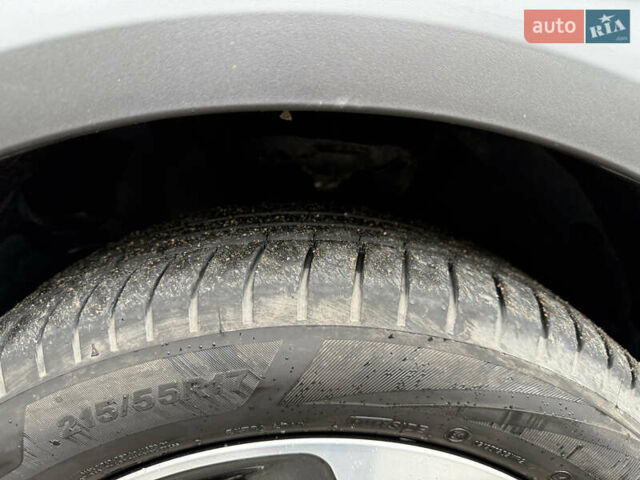 Чорний Кіа Niro, об'ємом двигуна 0 л та пробігом 108 тис. км за 21850 $, фото 64 на Automoto.ua