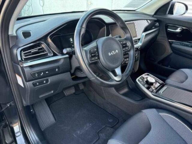 Кіа Niro 2022 у Кропивницькому (Кіровограді) на Automoto.ua Чорний Кіа Niro, об'ємом двигуна 0 л та пробігом 45 тис. км за 13200 $, фото 13 на Automoto.ua