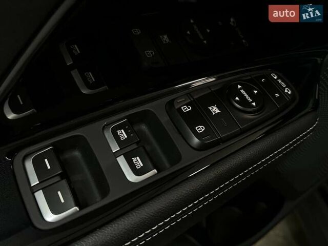 Черный Киа Niro, объемом двигателя 0 л и пробегом 84 тыс. км за 22900 $, фото 12 на Automoto.ua