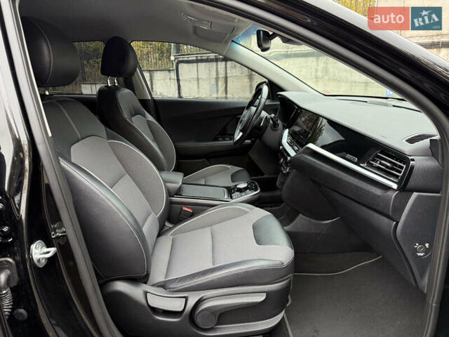 Чорний Кіа Niro, об'ємом двигуна 0 л та пробігом 108 тис. км за 21850 $, фото 48 на Automoto.ua