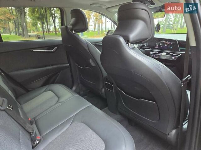 Черный Киа Niro, объемом двигателя 1.58 л и пробегом 97 тыс. км за 25500 $, фото 14 на Automoto.ua