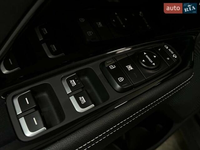 Черный Киа Niro, объемом двигателя 0 л и пробегом 84 тыс. км за 22900 $, фото 50 на Automoto.ua