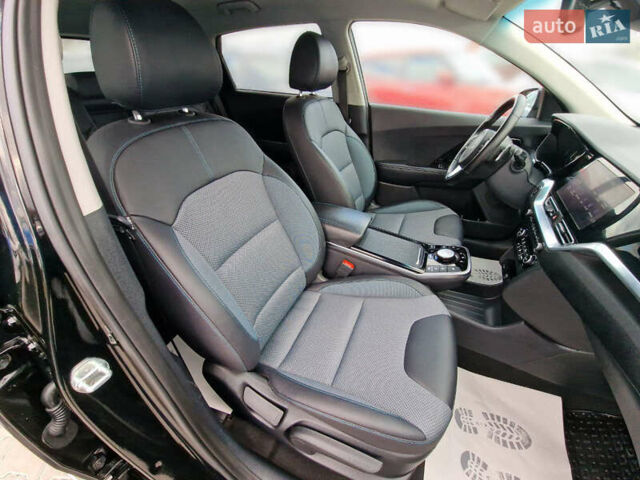 Черный Киа Niro, объемом двигателя 0 л и пробегом 125 тыс. км за 21800 $, фото 16 на Automoto.ua