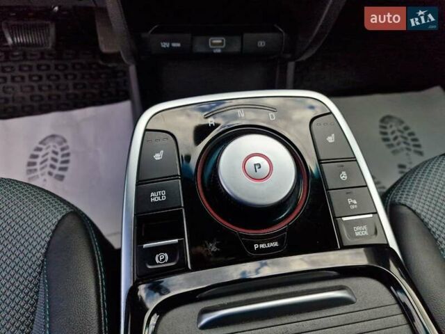 Черный Киа Niro, объемом двигателя 0 л и пробегом 125 тыс. км за 21800 $, фото 17 на Automoto.ua