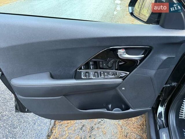 Киа Niro 2022 в Киеве на Automoto.ua Черный Киа Niro, объемом двигателя 0 л и пробегом 70 тыс. км за 22499 $, фото 56 на Automoto.ua