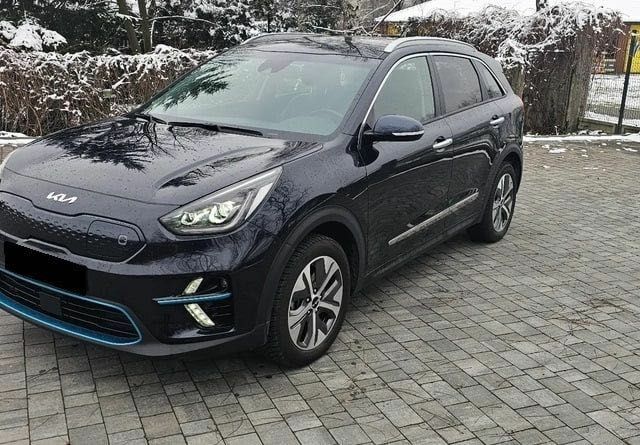 Черный Киа Niro, объемом двигателя 0 л и пробегом 75 тыс. км за 13900 $, фото 7 на Automoto.ua