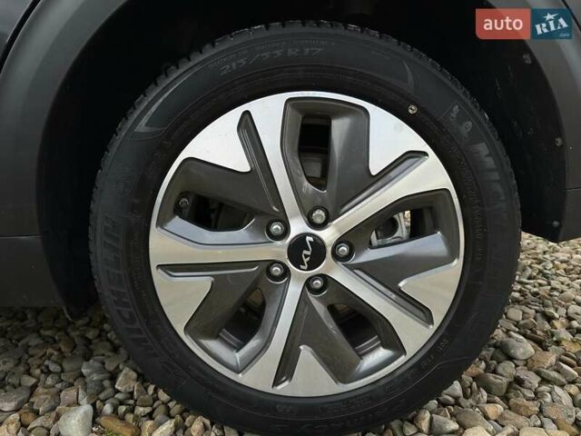 Черный Киа Niro, объемом двигателя 0 л и пробегом 12 тыс. км за 25400 $, фото 29 на Automoto.ua