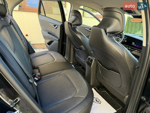 Черный Киа Niro, объемом двигателя 0 л и пробегом 61 тыс. км за 25950 $, фото 69 на Automoto.ua