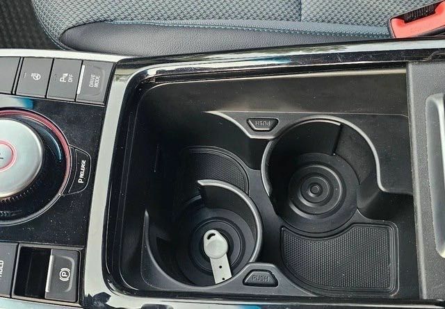 Черный Киа Niro, объемом двигателя 0 л и пробегом 75 тыс. км за 13900 $, фото 5 на Automoto.ua