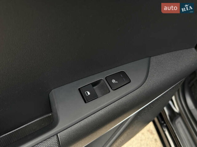 Черный Киа Niro, объемом двигателя 0 л и пробегом 149 тыс. км за 20550 $, фото 38 на Automoto.ua