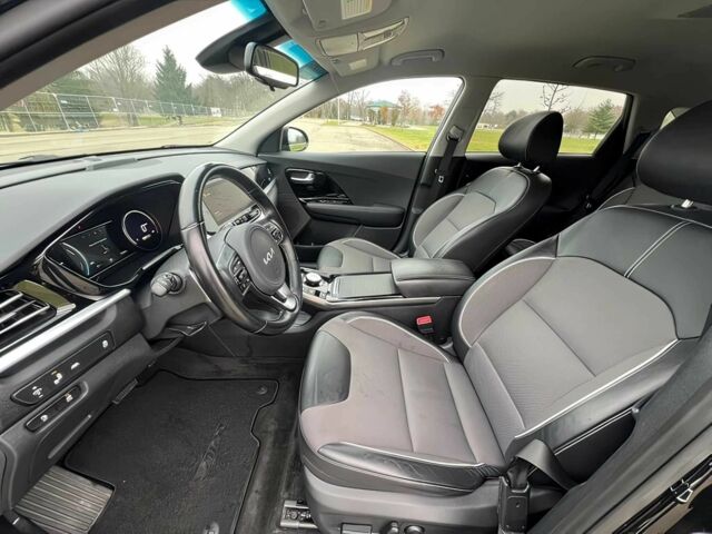 Чорний Кіа Niro, об'ємом двигуна 0 л та пробігом 24 тис. км за 12000 $, фото 9 на Automoto.ua