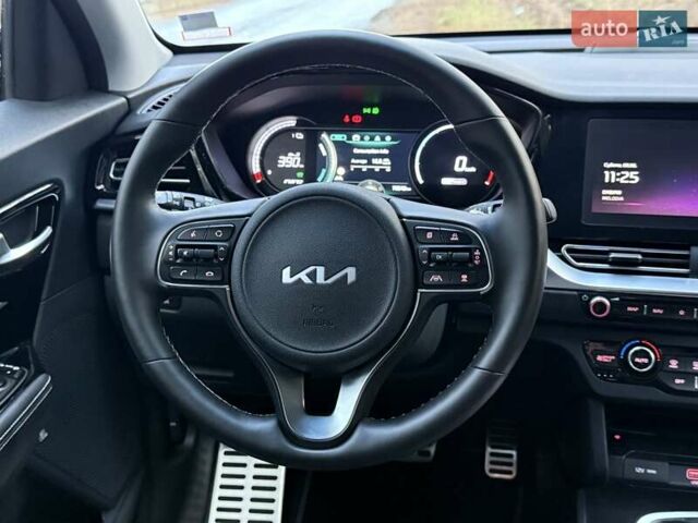 Киа Niro 2022 в Киеве на Automoto.ua Черный Киа Niro, объемом двигателя 0 л и пробегом 70 тыс. км за 22499 $, фото 63 на Automoto.ua