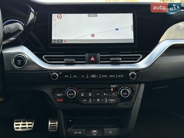 Черный Киа Niro, объемом двигателя 0 л и пробегом 29 тыс. км за 22900 $, фото 69 на Automoto.ua