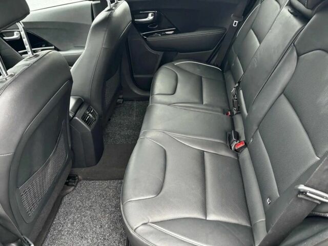 Черный Киа Niro, объемом двигателя 0 л и пробегом 75 тыс. км за 13900 $, фото 2 на Automoto.ua