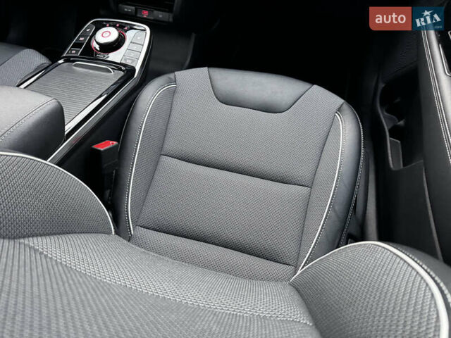 Черный Киа Niro, объемом двигателя 0 л и пробегом 54 тыс. км за 24300 $, фото 51 на Automoto.ua