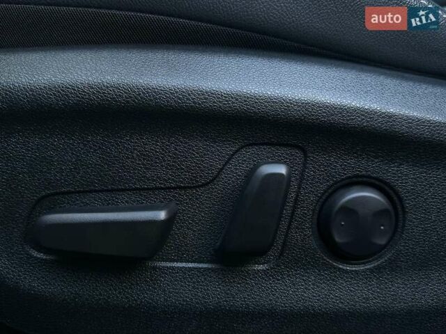 Черный Киа Niro, объемом двигателя 0 л и пробегом 29 тыс. км за 22900 $, фото 5 на Automoto.ua