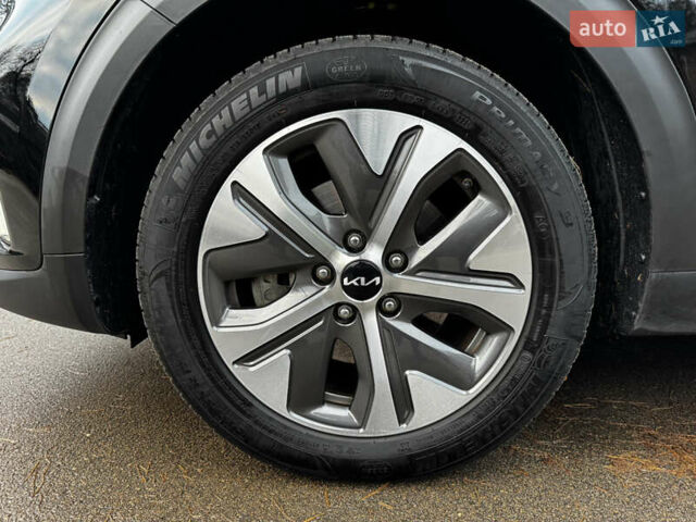 Черный Киа Niro, объемом двигателя 0 л и пробегом 54 тыс. км за 24300 $, фото 31 на Automoto.ua