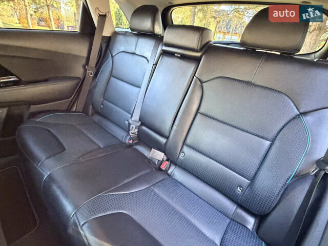 Черный Киа Niro, объемом двигателя 0 л и пробегом 50 тыс. км за 23600 $, фото 15 на Automoto.ua