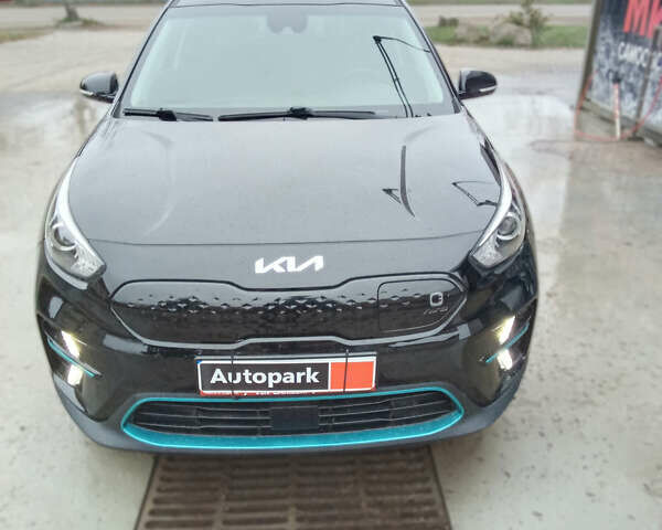 Черный Киа Niro, объемом двигателя 0 л и пробегом 125 тыс. км за 21800 $, фото 1 на Automoto.ua