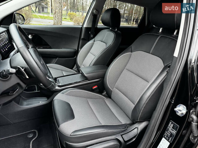 Черный Киа Niro, объемом двигателя 0 л и пробегом 54 тыс. км за 24300 $, фото 35 на Automoto.ua