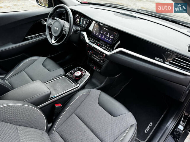 Черный Киа Niro, объемом двигателя 0 л и пробегом 54 тыс. км за 24300 $, фото 54 на Automoto.ua