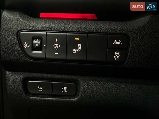 Черный Киа Niro, объемом двигателя 0 л и пробегом 84 тыс. км за 22900 $, фото 53 на Automoto.ua