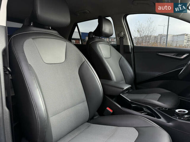 Черный Киа Niro, объемом двигателя 0 л и пробегом 149 тыс. км за 20550 $, фото 49 на Automoto.ua