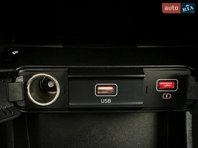 Чорний Кіа Niro, об'ємом двигуна 0 л та пробігом 29 тис. км за 22900 $, фото 72 на Automoto.ua