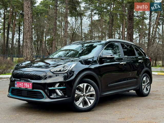 Черный Киа Niro, объемом двигателя 0 л и пробегом 54 тыс. км за 24300 $, фото 2 на Automoto.ua