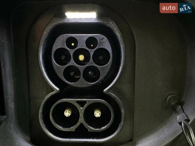 Черный Киа Niro, объемом двигателя 0 л и пробегом 84 тыс. км за 22900 $, фото 39 на Automoto.ua