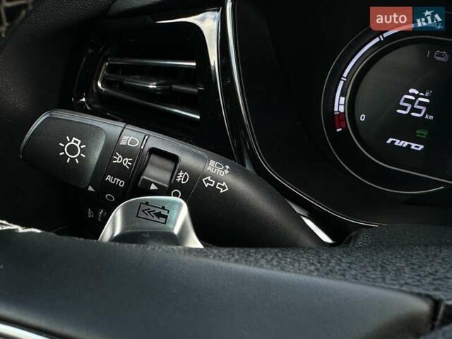 Черный Киа Niro, объемом двигателя 0 л и пробегом 29 тыс. км за 22900 $, фото 57 на Automoto.ua