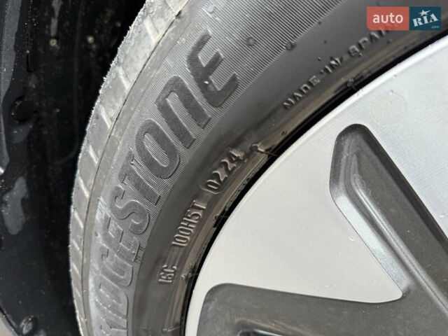 Чорний Кіа Niro, об'ємом двигуна 0 л та пробігом 108 тис. км за 21850 $, фото 63 на Automoto.ua