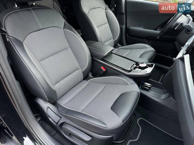 Черный Киа Niro, объемом двигателя 0 л и пробегом 54 тыс. км за 24300 $, фото 55 на Automoto.ua