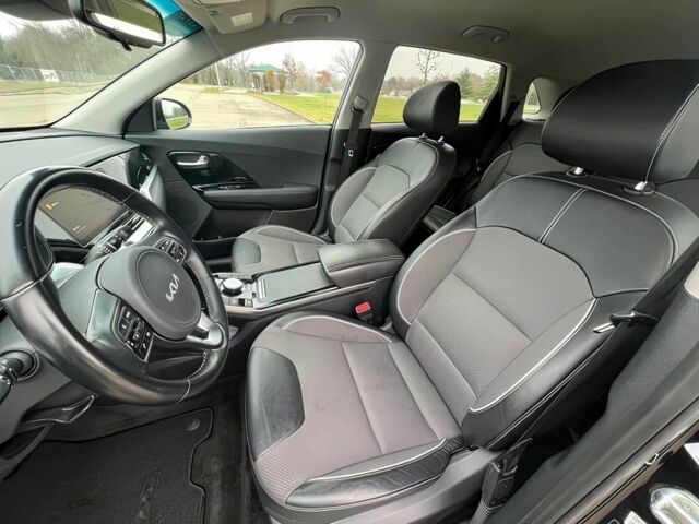 Чорний Кіа Niro, об'ємом двигуна 0 л та пробігом 24 тис. км за 12000 $, фото 8 на Automoto.ua