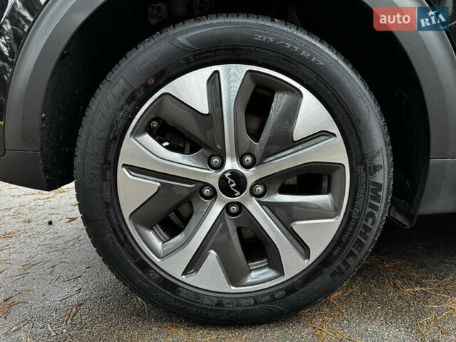 Черный Киа Niro, объемом двигателя 0 л и пробегом 54 тыс. км за 24300 $, фото 29 на Automoto.ua