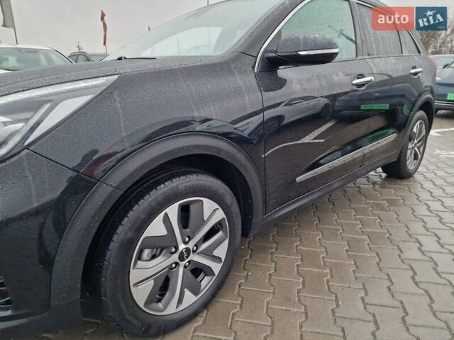 Чорний Кіа Niro, об'ємом двигуна 0 л та пробігом 53 тис. км за 22900 $, фото 7 на Automoto.ua