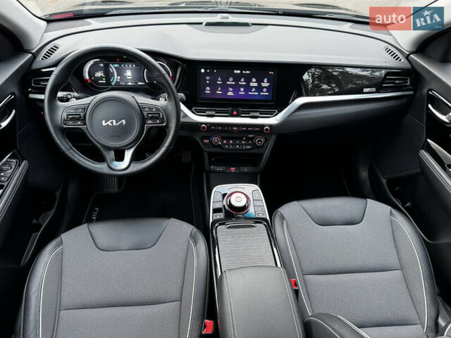 Черный Киа Niro, объемом двигателя 0 л и пробегом 54 тыс. км за 24300 $, фото 4 на Automoto.ua